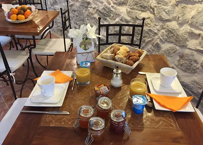 Bed and Breakfast La Bastide De Font Clarette 4*