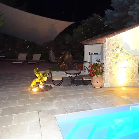 Alojamento de Acomodação e Pequeno-almoço La Bastide De Font Clarette 4*