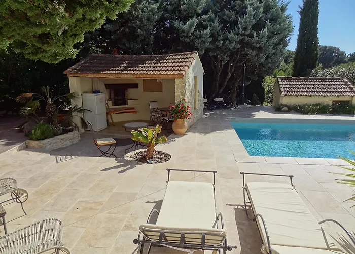 Bed & Breakfast La Bastide De Font Clarette 4*