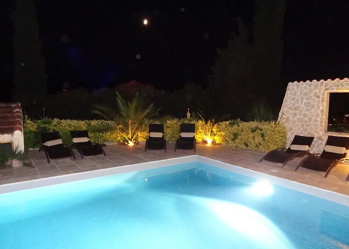 Bed & Breakfast La Bastide De Font Clarette 4*